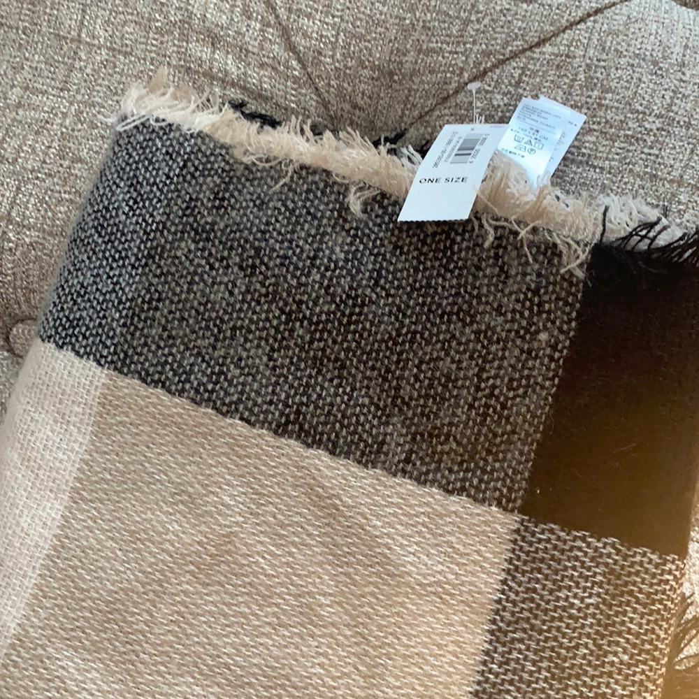 Old Navy Flannel Scarf -NWT